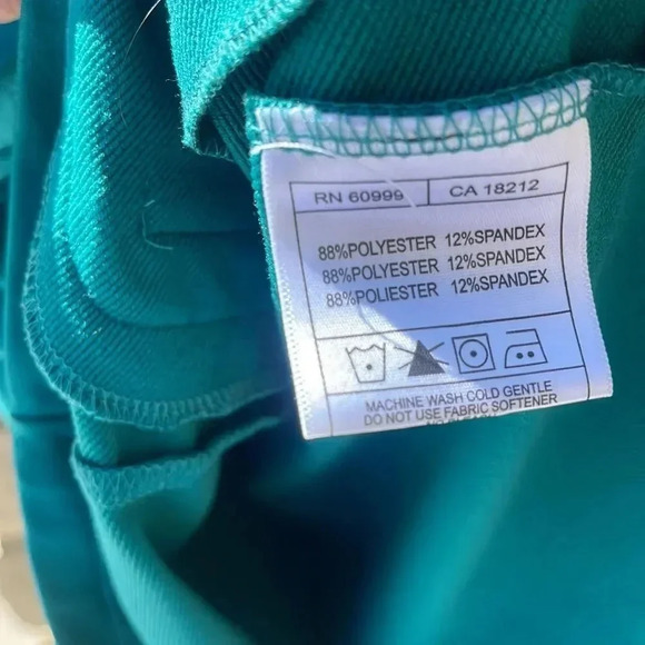 Antigua long sleeve Athletic 1/4 Zip Pullover. Size Medium - Picture 8 of 10